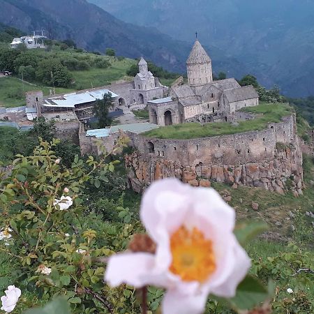 Aida Bed & Breakfast Tat'ev Bagian luar foto